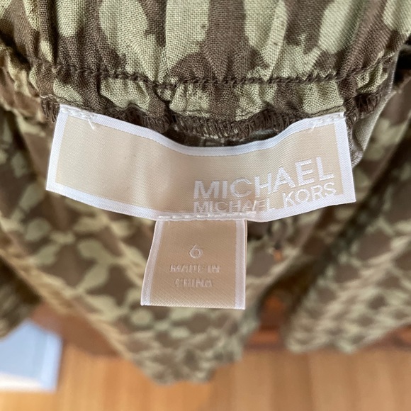 Shorts - Picture 3 of 4